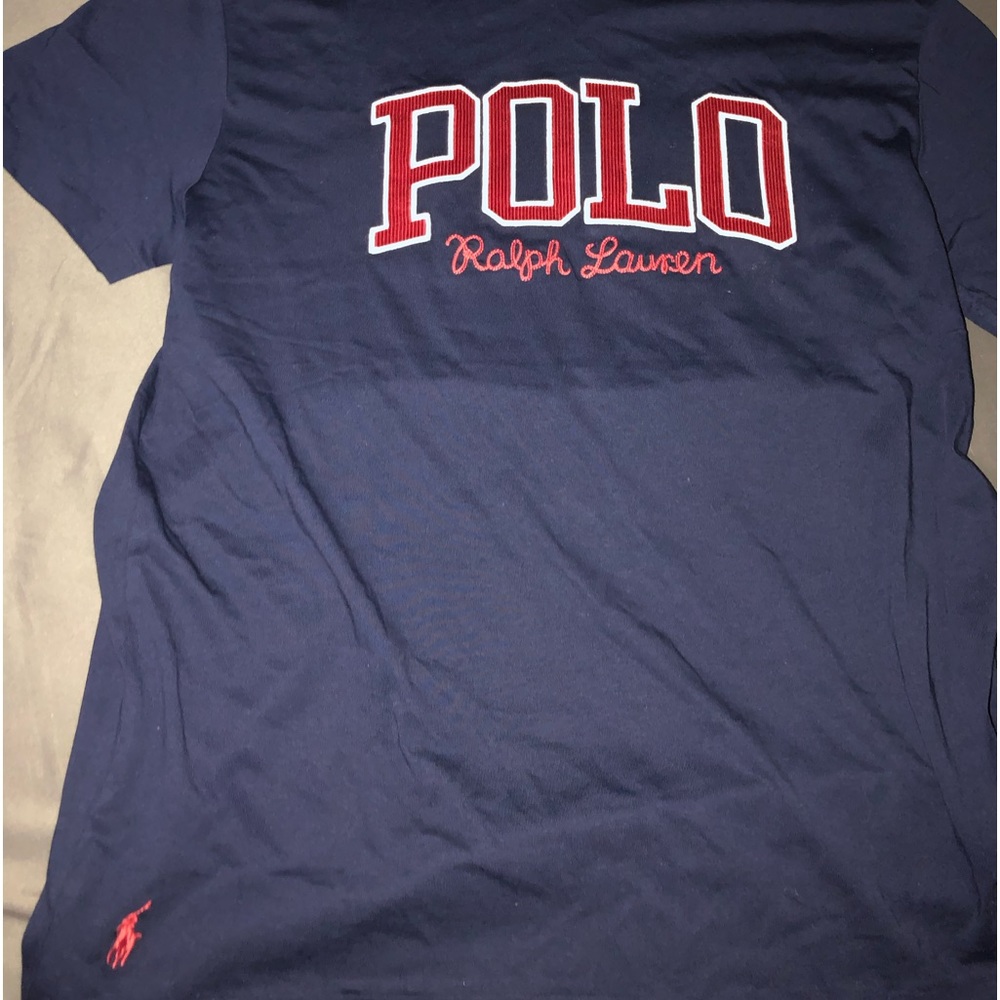 polo t shirt size is a medium